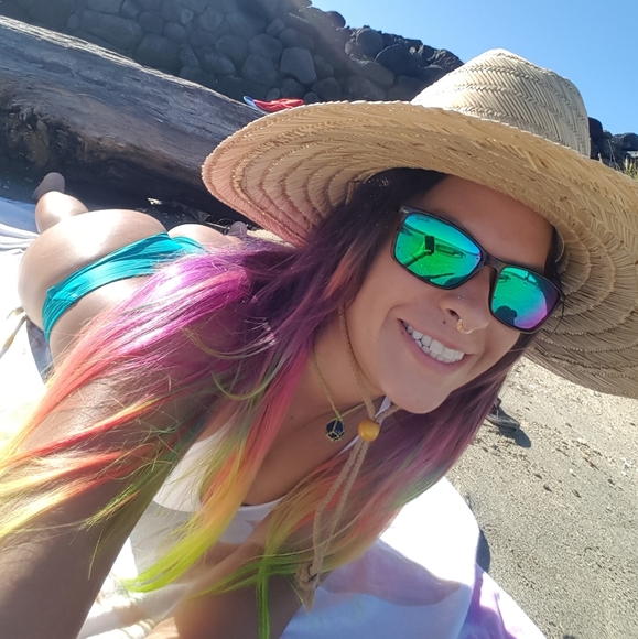 Meet your Posher, Marissa - Picture 1 of 1